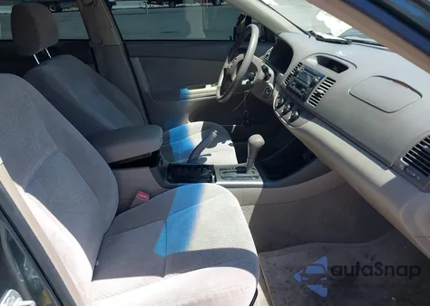 2004 Toyota Camry Le V6 from USA, damaged, VIN 4T1BF30K64U067898